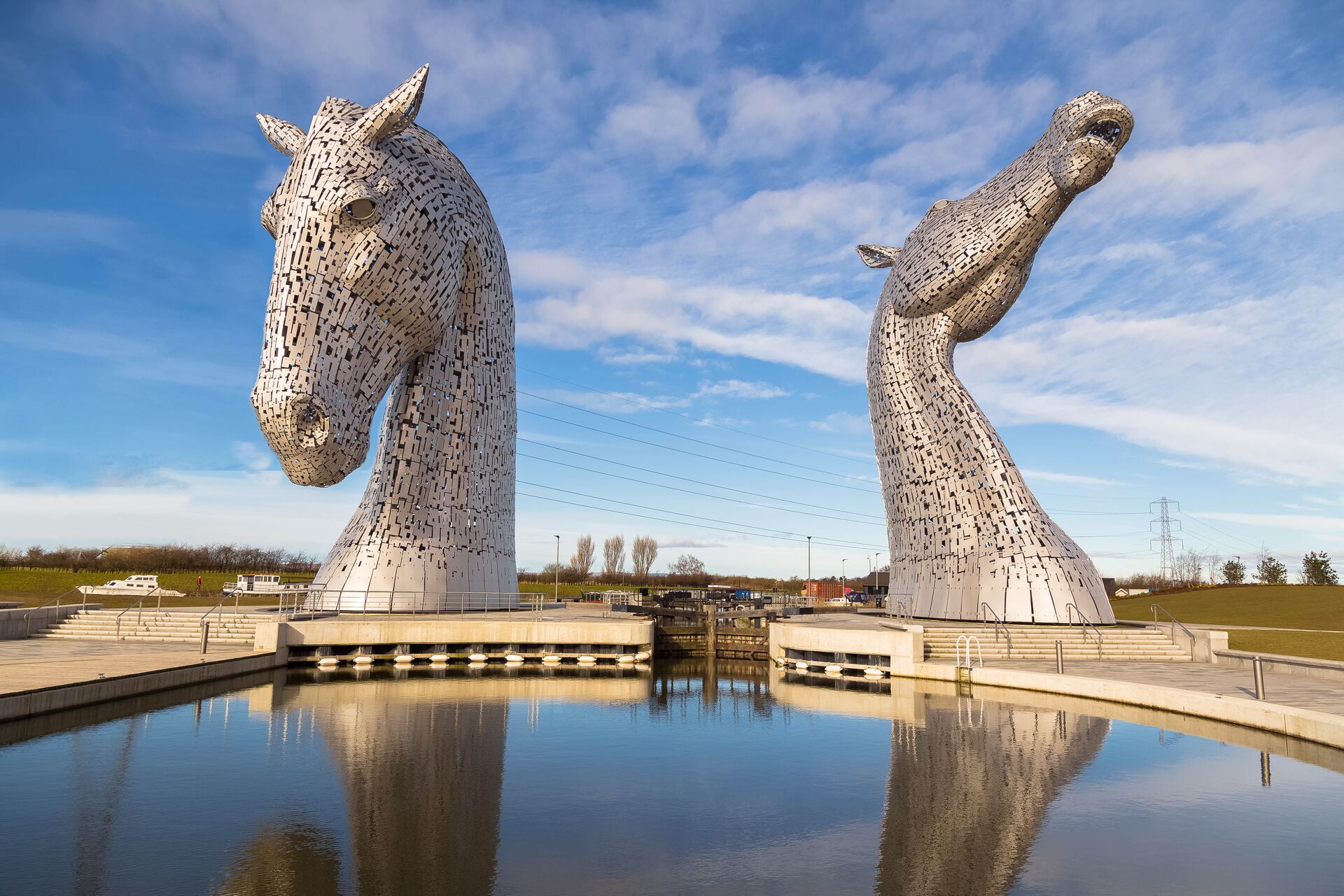 large horse steel sculptures, the Kelpies